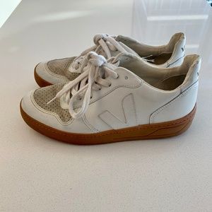 Veja v-10 women's shoes